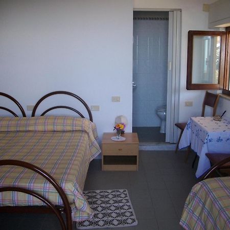 Hotel Alberta Massa  Bagian luar foto