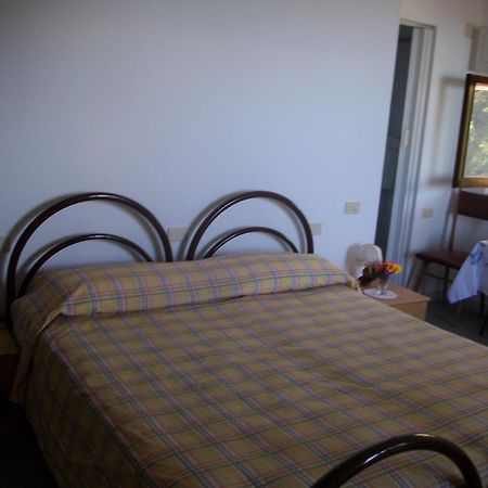 Hotel Alberta Massa  Bagian luar foto
