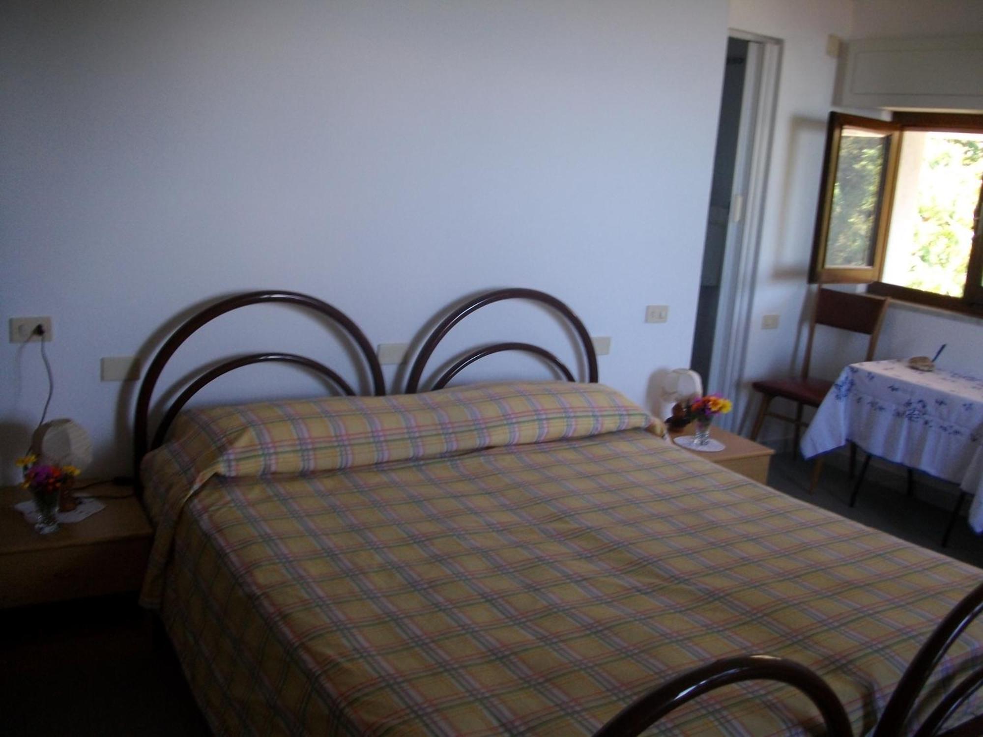 Hotel Alberta Massa  Bagian luar foto