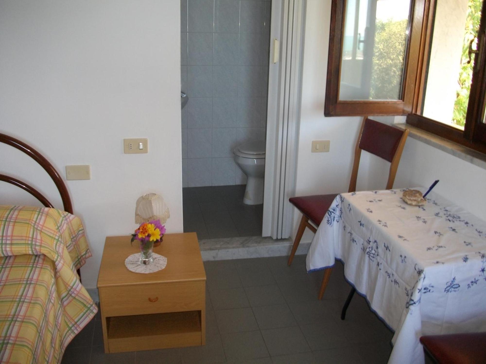 Hotel Alberta Massa  Bagian luar foto