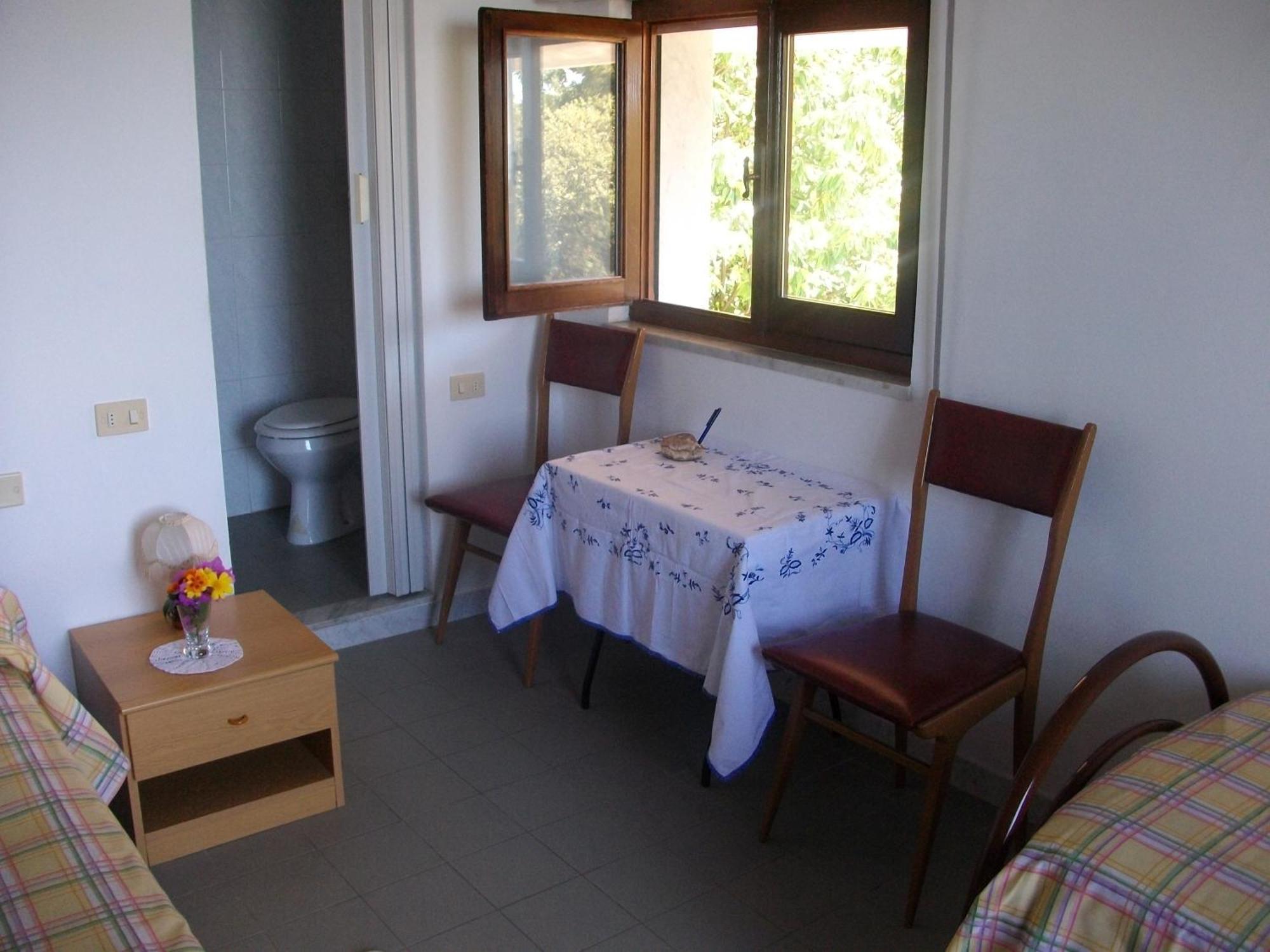 Hotel Alberta Massa  Bagian luar foto