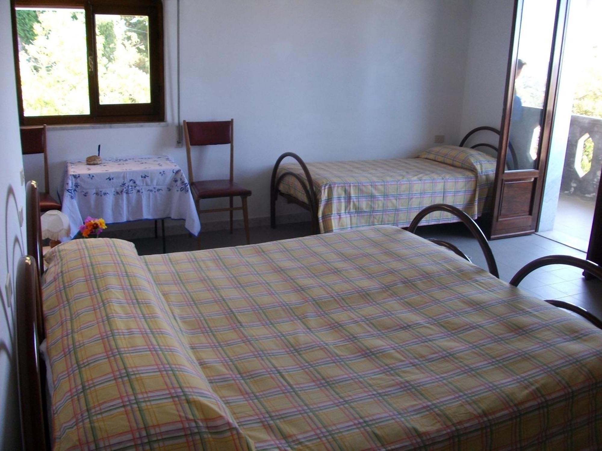 Hotel Alberta Massa  Bagian luar foto