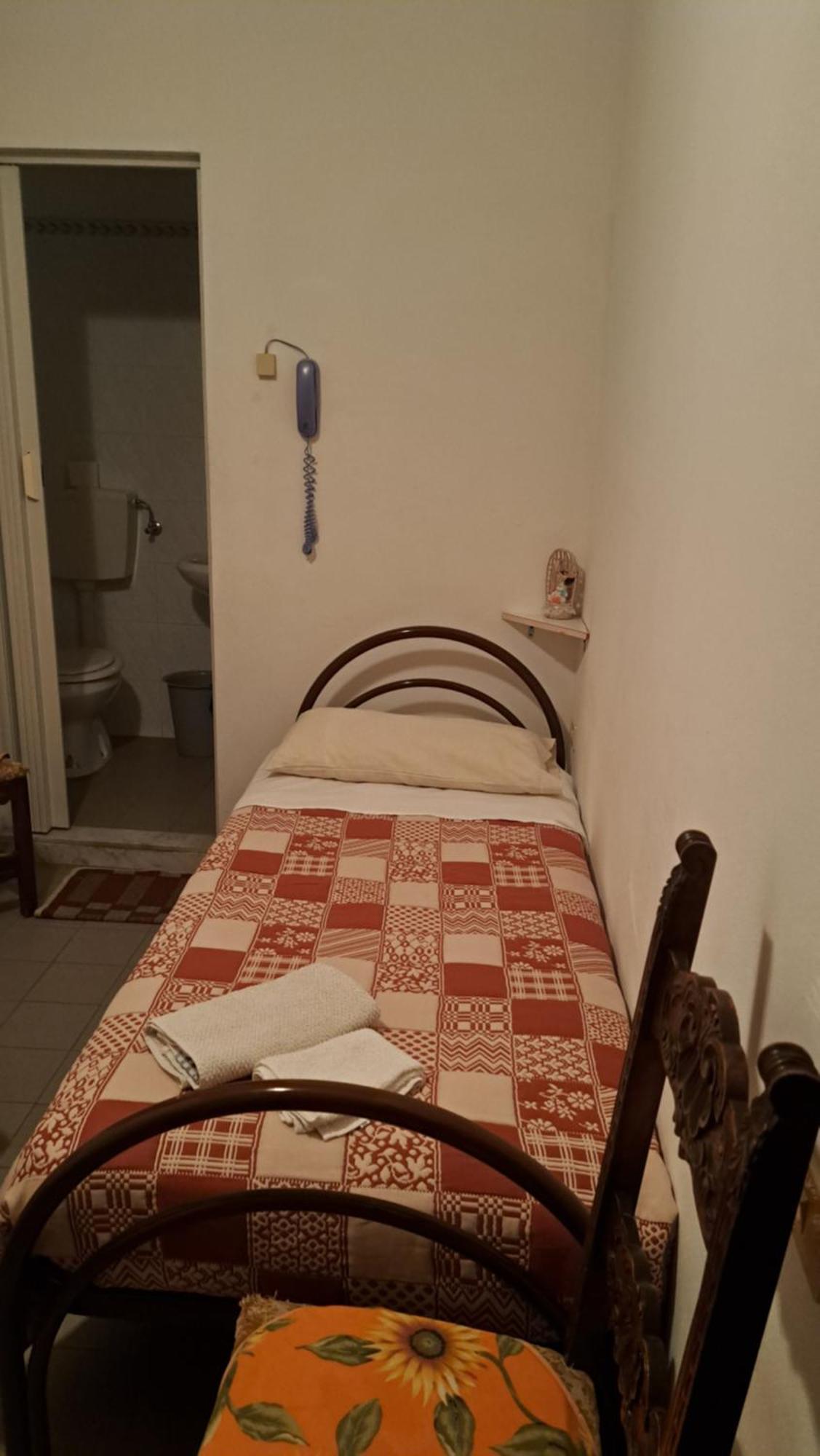 Hotel Alberta Massa  Bagian luar foto
